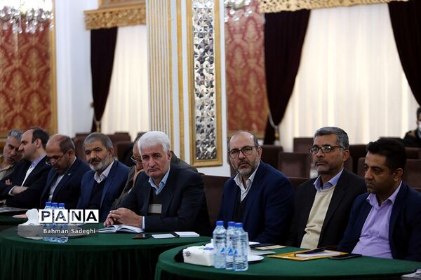 نشست هم‌اندیشی‌ معاونان پرورشی و فرهنگی، روسای ادارات قرآن، عترت و نماز و مدیران سازمان دانش‌آموزی