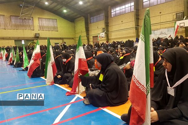 اولین گروه راهیان نور دانش‌آموزی شهر تهران؛ عازم سرزمین عشق و ایثار شدند