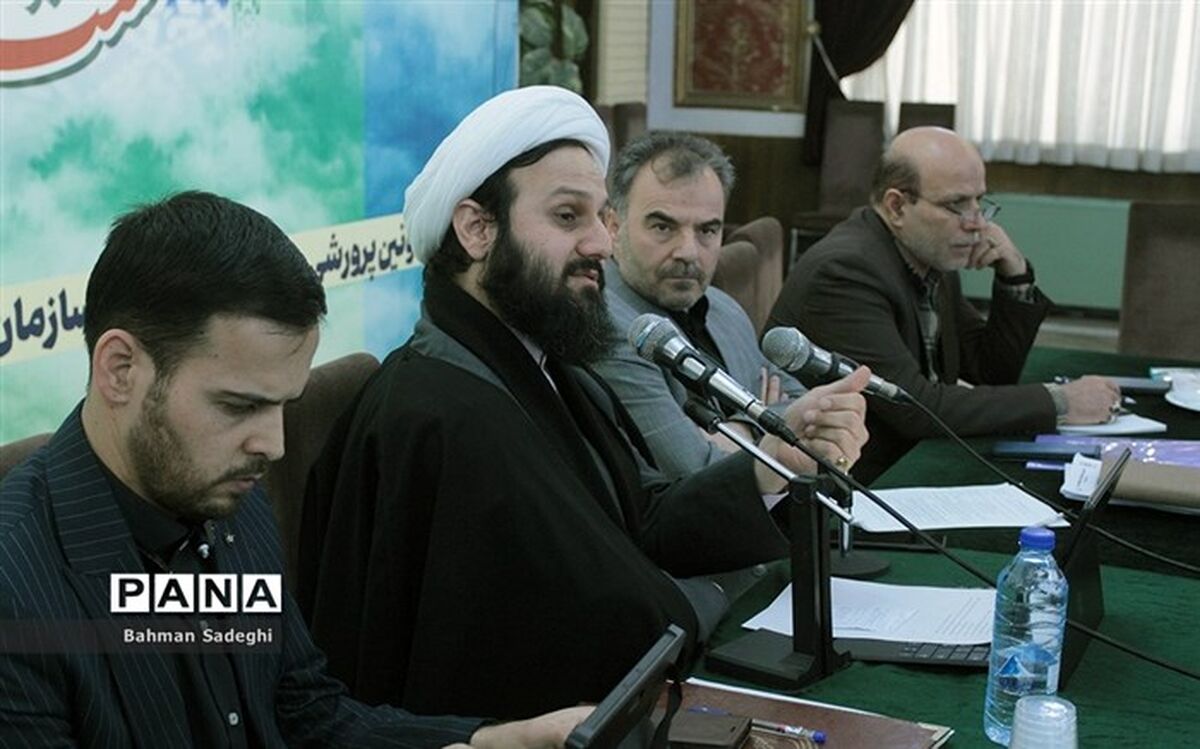 اعتکاف بهترین زمان برای مانور معنوی در مدارس است