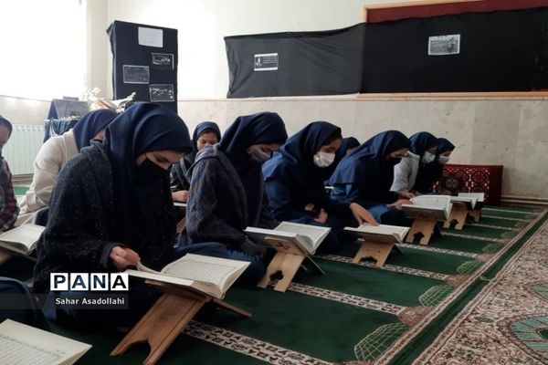 محفل انس با قرآن به‌مناسبت شهادت امام هادی (ع) در سربندان دماوند