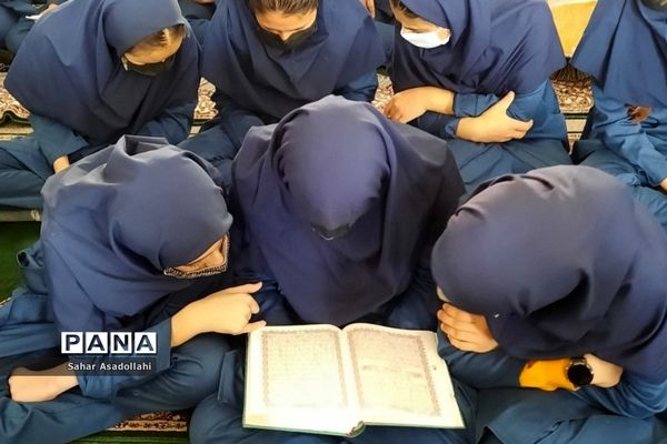 محفل انس با قرآن به‌مناسبت شهادت امام هادی (ع) در سربندان دماوند