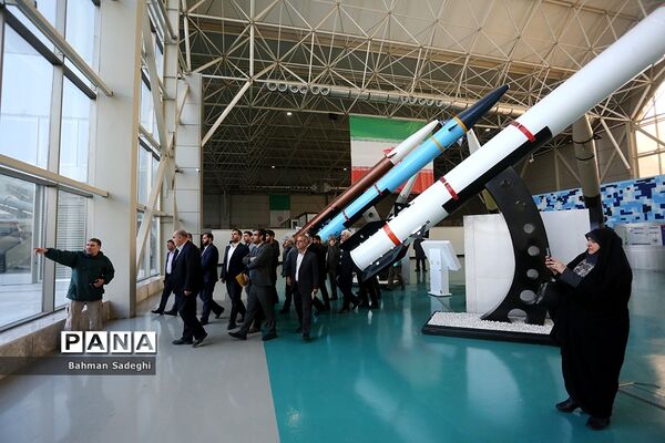 بازدید مدیران سازمان دانش‌آموزی از نمایشگاه دائمی  «پارک ملی هوافضا‌»