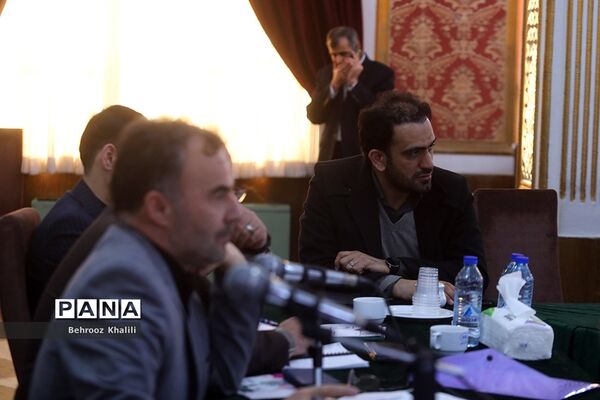 نشست هم‌اندیشی‌ معاونان پرورشی و فرهنگی، روسای ادارات قرآن، عترت و نماز و مدیران سازمان دانش‌آموزی-2