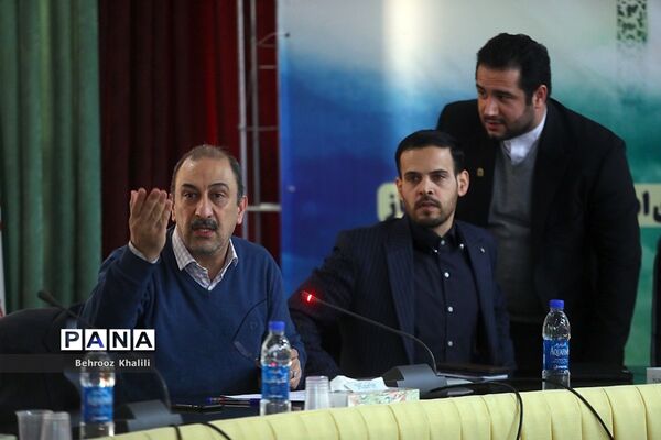 نشست هم‌اندیشی‌ معاونان پرورشی و فرهنگی، روسای ادارات قرآن، عترت و نماز و مدیران سازمان دانش‌آموزی-2