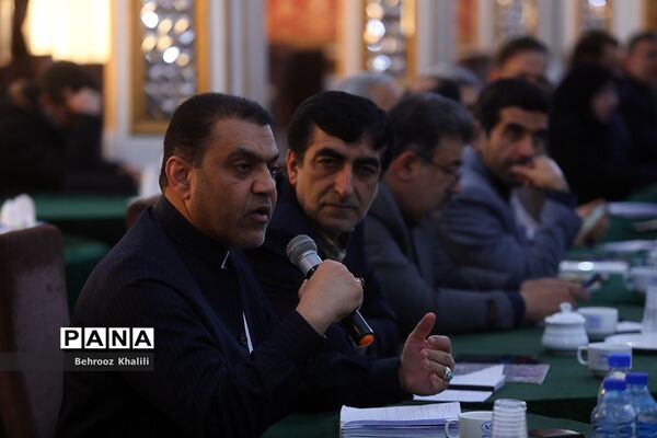 نشست هم‌اندیشی‌ معاونان پرورشی و فرهنگی، روسای ادارات قرآن، عترت و نماز و مدیران سازمان دانش‌آموزی-2