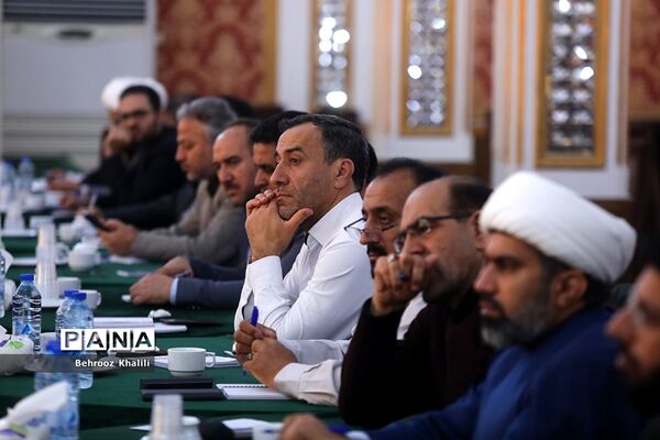 نشست هم‌اندیشی‌ معاونان پرورشی و فرهنگی، روسای ادارات قرآن، عترت و نماز و مدیران سازمان دانش‌آموزی-2