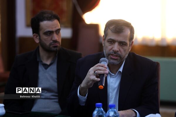نشست هم‌اندیشی‌ معاونان پرورشی و فرهنگی، روسای ادارات قرآن، عترت و نماز و مدیران سازمان دانش‌آموزی-2