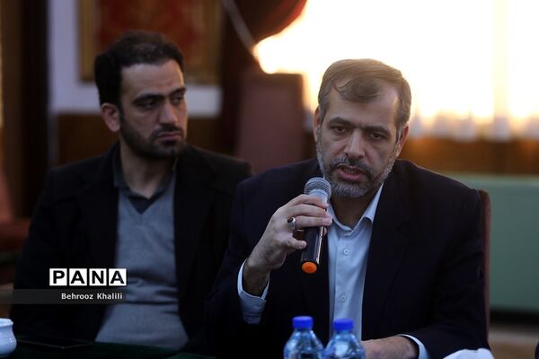 نشست هم‌اندیشی‌ معاونان پرورشی و فرهنگی، روسای ادارات قرآن، عترت و نماز و مدیران سازمان دانش‌آموزی-2