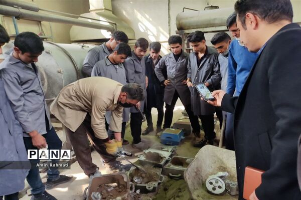 بازدید مدیران هنرستان‌ها از هنرستان ماندگار و نمونه دولتی طالقانی