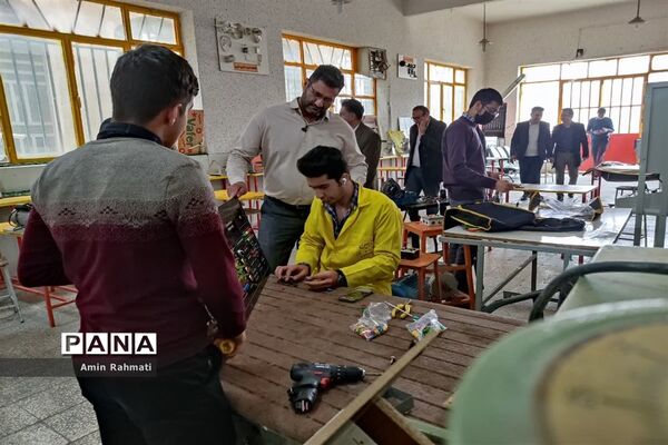 بازدید مدیران هنرستان‌ها از هنرستان ماندگار و نمونه دولتی طالقانی