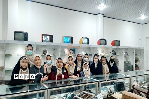 بازدید علمی دانش‌آموزان آموزشگاه شهید اکرمی از موزه فرهنگ و هنر بافق