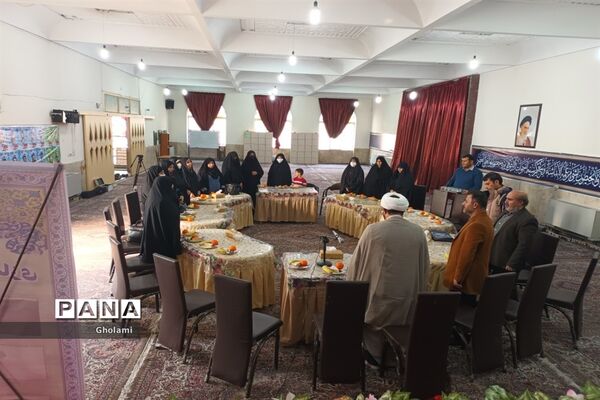 برگزاری جلسه هم‌اندیشی مدیران شهرک زینبیه منطقه ۱۳ با موضوع جهاد تبیین