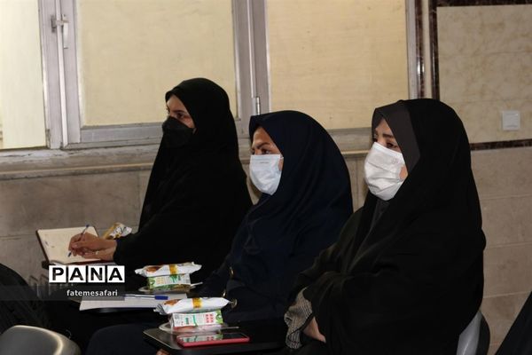 برگزاری جلسه توجیهی و توان افزایی مدیران مدارس شهرستان فیروزکوه