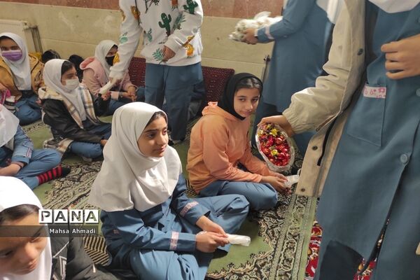 برگزاری مراسم عزاداری شهادت امام هادی(ع) در دبستان شهید سیفی رباط‌کریم