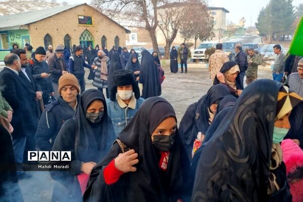 اعزام ۲۴۰ دانش‌آموز دختر دماوند به مناطق عملیاتی جنوب کشور