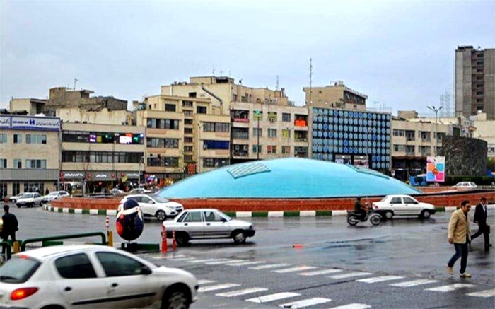 میدان انقلاب بازسازی می‌شود