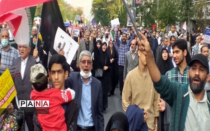 تجمع اعتراضی نمازگزاران در محکومیت اهانت به قرآن کریم