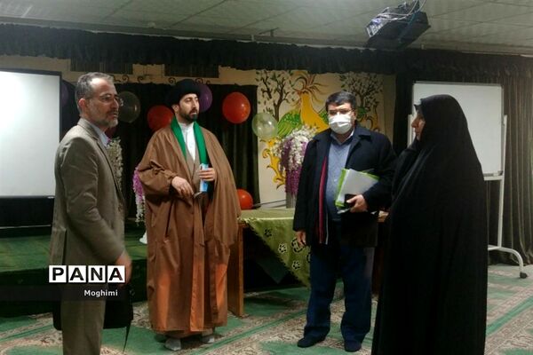 مسابقات قرآن و نماز ویژه همکاران فرهنگی در دبستان فرهنگ پسر منطقه ۱۳