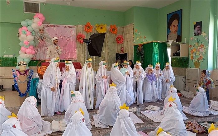 برگزاری جشن تکلیف در راستای نهادینه‌کردن مبانی دین در بین دانش‌آموزان است