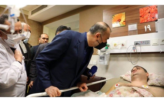 عیادت امیرعبداللهیان از مجروحان حادثه سفارت جمهوری آذربایجان