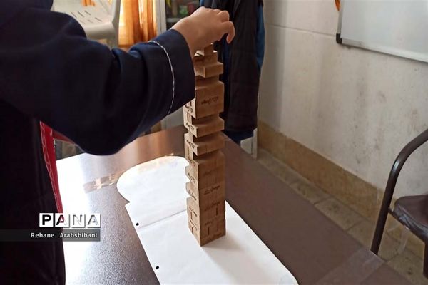 رقابت بیش از یک‌هزار دانش‌آموز در مسابقات بازی‌های فکری سرگرمی رویش در آباده