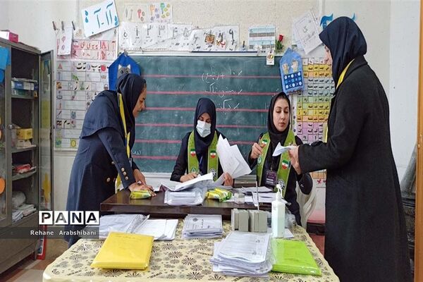 رقابت بیش از یک‌هزار دانش‌آموز در مسابقات بازی‌های فکری سرگرمی رویش در آباده