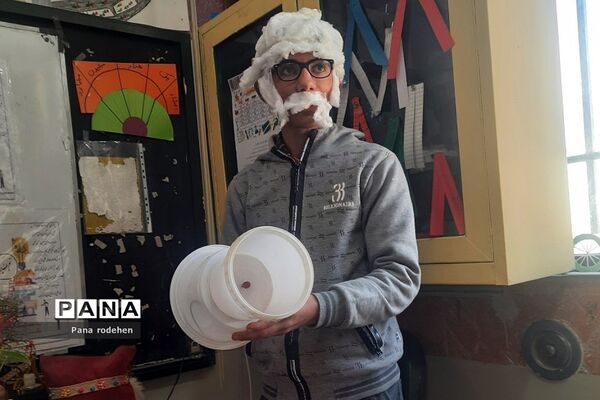 نمایشگاه جابربن حیان در دبستان امام‌حسن‌ مجتبی(ع) رودهن