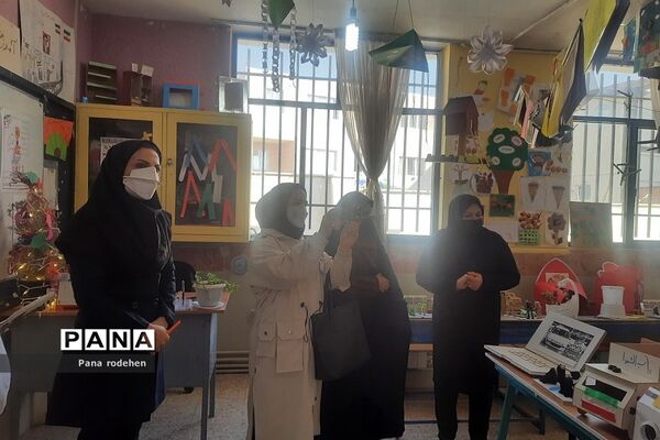 نمایشگاه جابربن حیان در دبستان امام‌حسن‌ مجتبی(ع) رودهن