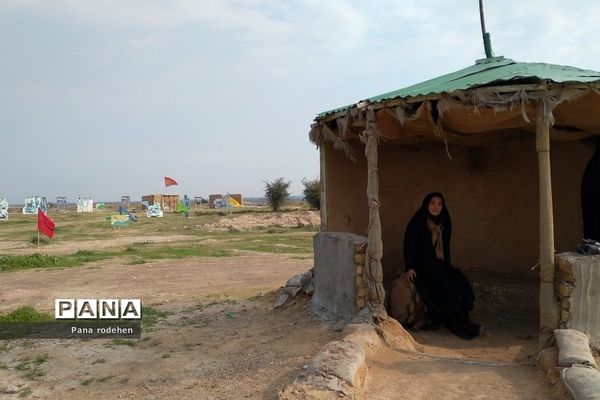 دانش‌آموزان دختر رودهن در اردوی راهیان نور