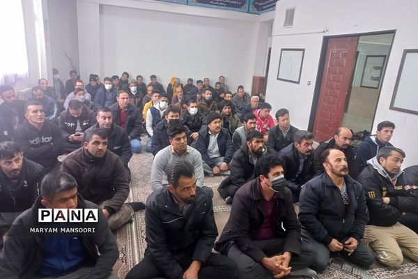 جلسه آموزش خانواده ویژه پدران در دبستان صحیفه نور فشافویه