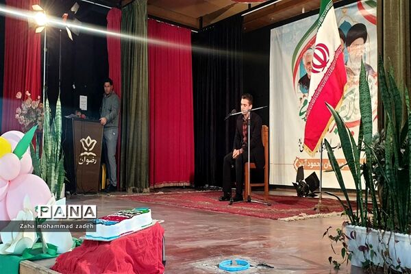 برگزاری جشن انقلاب در محمودآباد