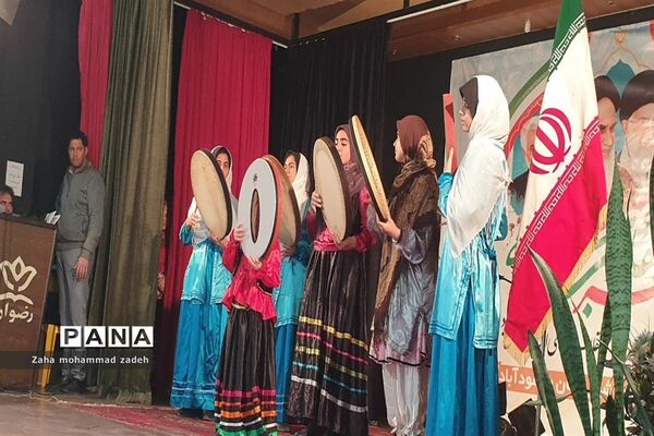 برگزاری جشن انقلاب در محمودآباد