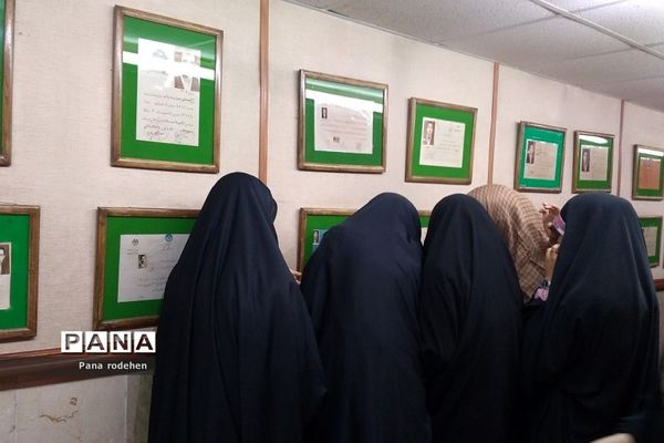 بازدید دانش‌آموزان  رودهن در اردوی راهیان نور از هویزه و یادمان شهید چمران