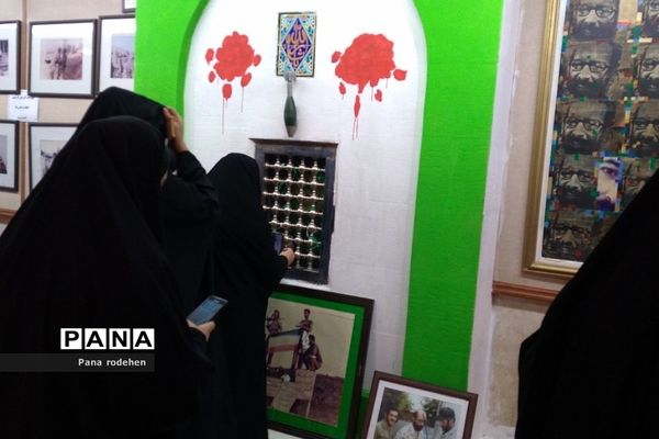 بازدید دانش‌آموزان  رودهن در اردوی راهیان نور از هویزه و یادمان شهید چمران