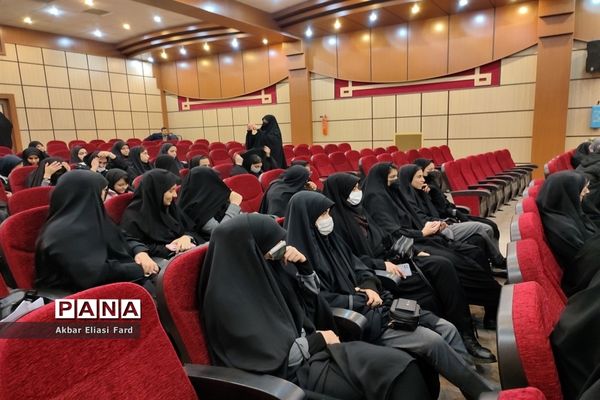 مراسم افتتاحیه اعزام راهیان نور دانش‌آموزی در اداره آموزش و پرورش شهرستان رباط‌کریم