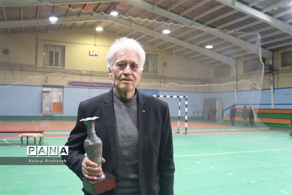 قهرمانی تیم والیبال دانش‌آموزی اردکان