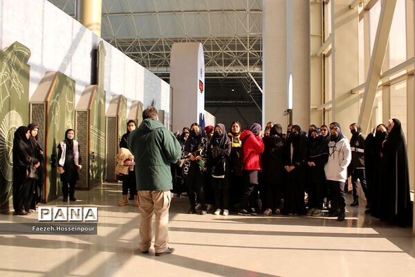 حضور دانش‌آموزان دختر بهارستانی در اردوی راهیان پیشرفت