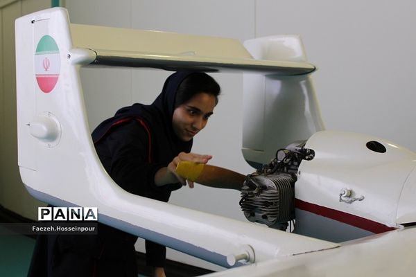 حضور دانش‌آموزان دختر بهارستانی در اردوی راهیان پیشرفت