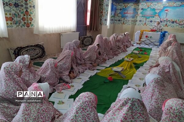 برگزاری اولین نمازجماعت پس از جشن تکلیف در دبستان جانمحمدی ملارد