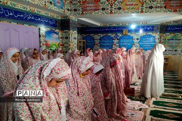 برگزاری اولین نمازجماعت پس از جشن تکلیف در دبستان جانمحمدی ملارد