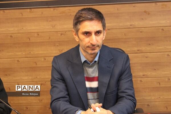 تقدیر از دانش‌آموزان فعال محیط زیست بهارستانی