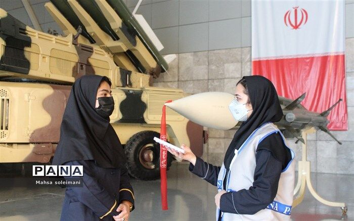 بازدید دانش‌آموزان بهارستانی از دستاوردهای انقلاب اسلامی در قالب اردوی راهیان پیشرفت/فیلم