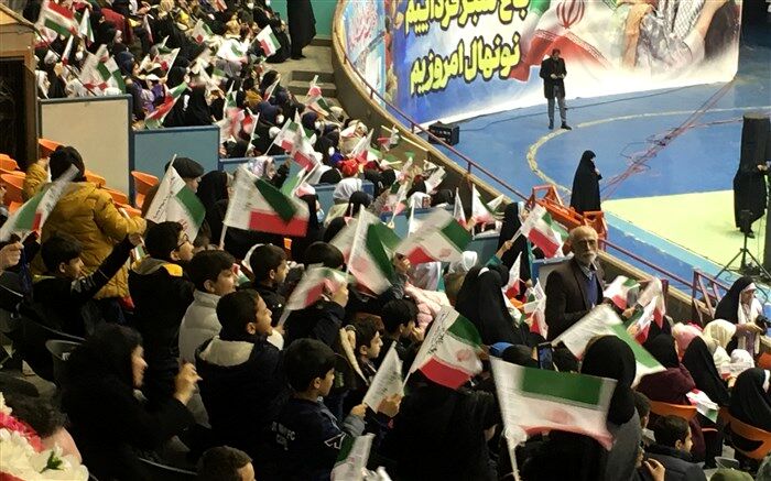 یاوران انقلاب به پیشواز دهه فجر رفتند