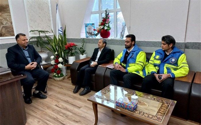 حداقل یک دوره آموزش های اولیه برای هر دانش آموز از اهداف ماست