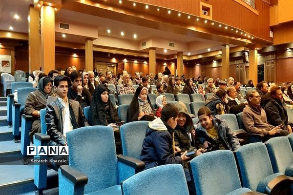 تجلیل و تکریم دانش‌آموزان و خانواده‌های شهدا، جانبازان و آزادگان  مدارس شاهد ناحیه۶ مشهد