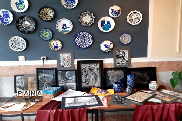 برگزاری نمایشگاه درون مدرسه‌ای در هنرستان معصومیه منطقه ۱۳