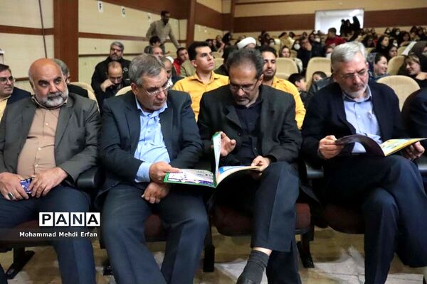 برگزاری  جشنواره نماز شکوفه‌ها در آباده