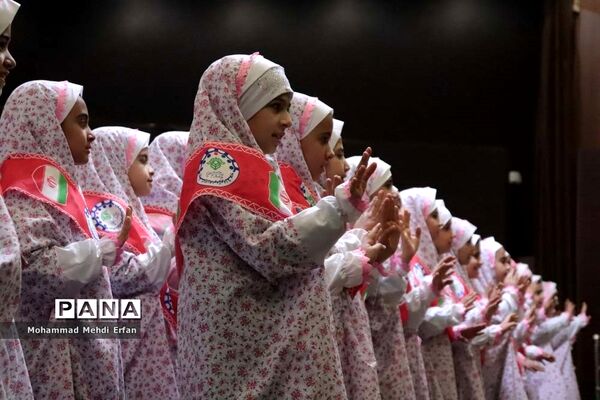 برگزاری  جشنواره نماز شکوفه‌ها در آباده