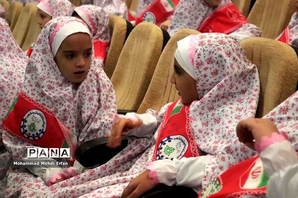 برگزاری  جشنواره نماز شکوفه‌ها در آباده