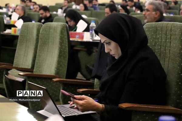نشست خبری استاندار آذربایجان شرقی به مناسب دهه فجر